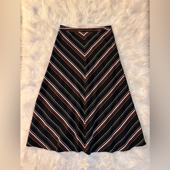Apt. 9 chevron long skirt size: M - Picture 3 of 3
